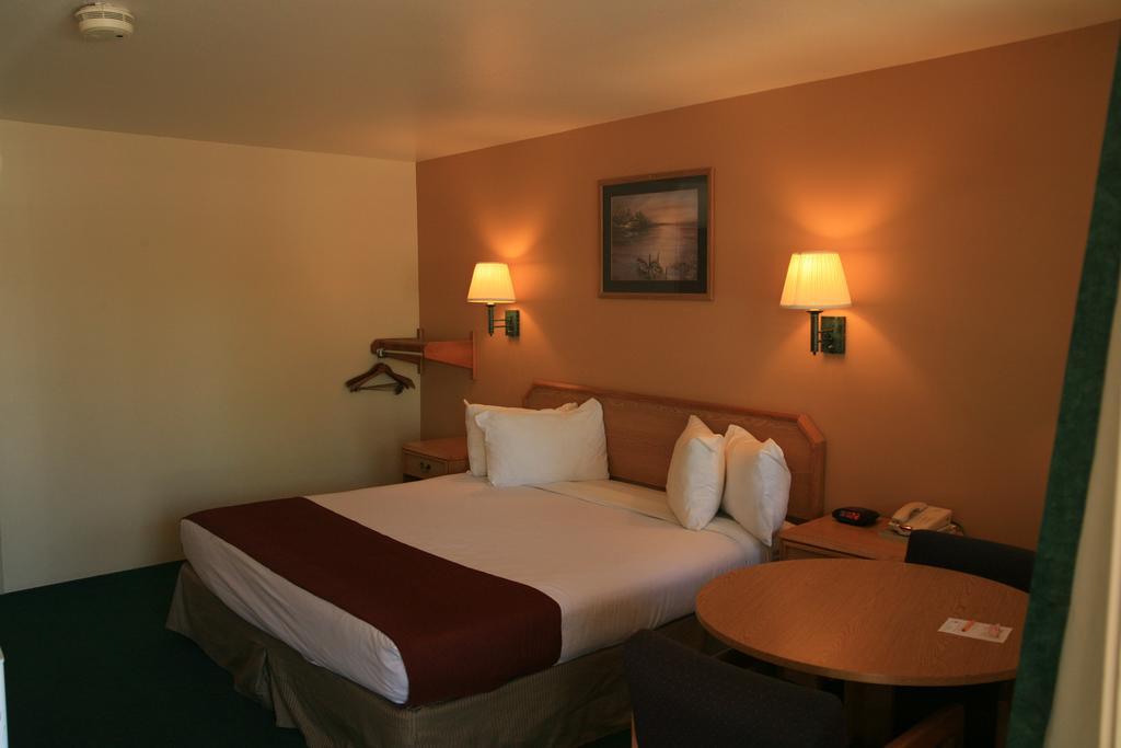 Black Canyon Motel Монтроз Экстерьер фото